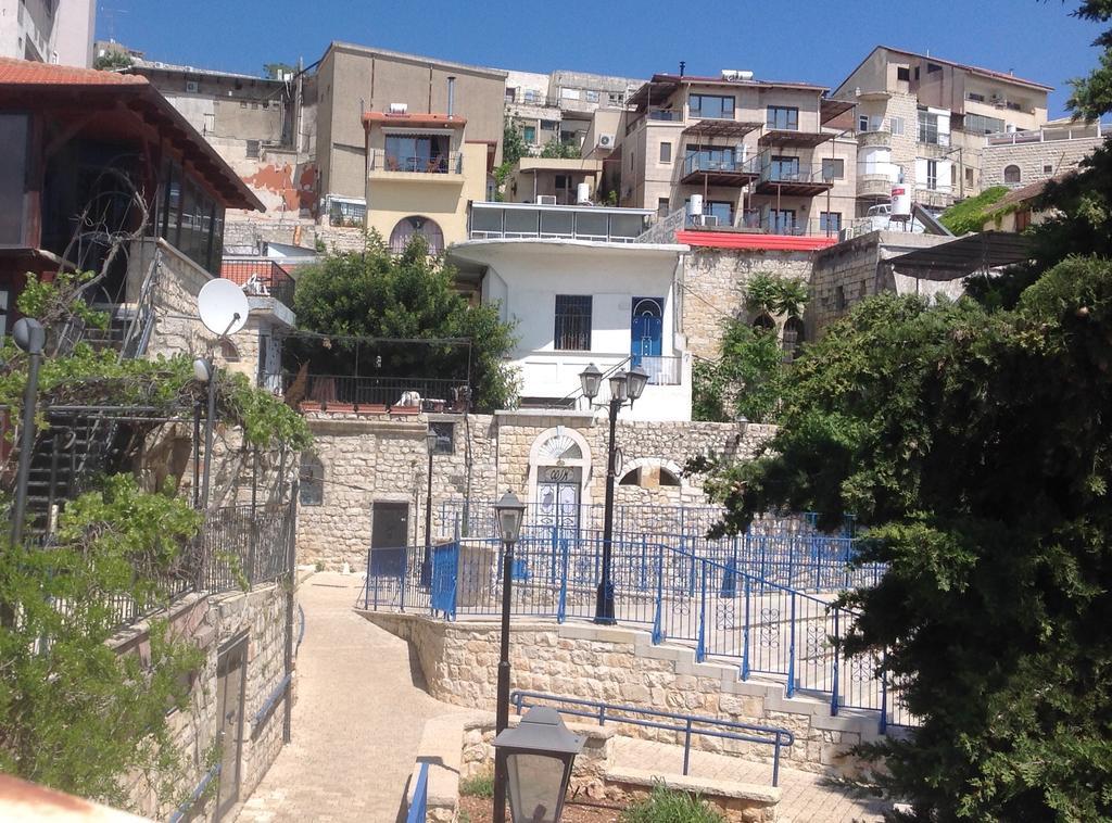 Hotel Off The Square Safed Exterior foto